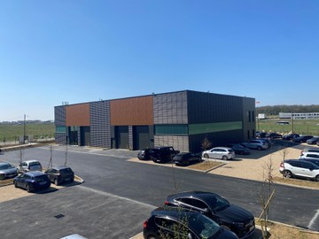 logistics - Activités / Bureaux À Louer - featured