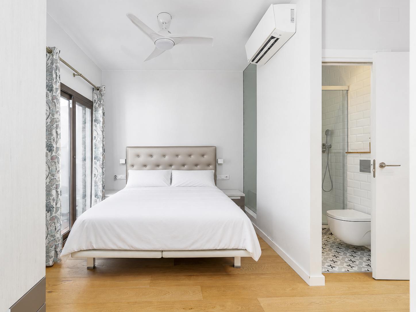 living - 57m² penthouse with 57m² terrace for sale in Eixample Right - gallery thumbnail - 4