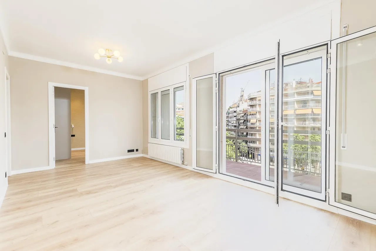 living - Piso de 100m² con 6m² terraza en venta en Eixample Derecho - gallery - 4