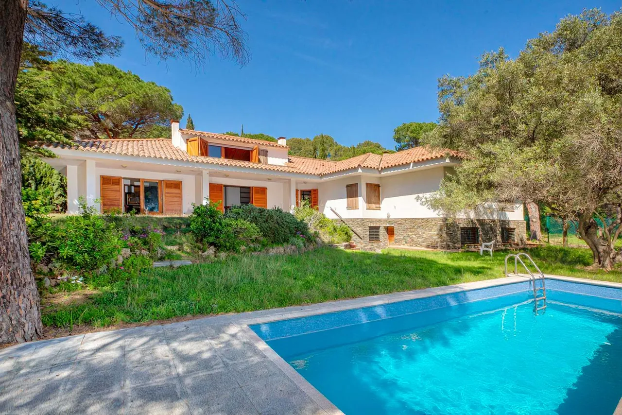 living - Casa / villa de 490m² en venta en El Port de la Selva - gallery - 5
