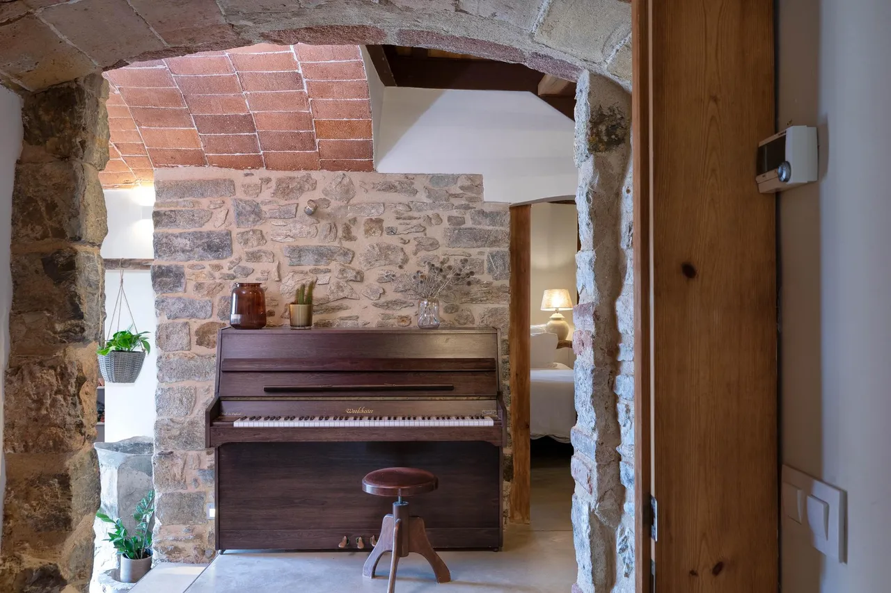 living - Casa rural de 1,000m² en venta en El Gironés, Girona - gallery - 7