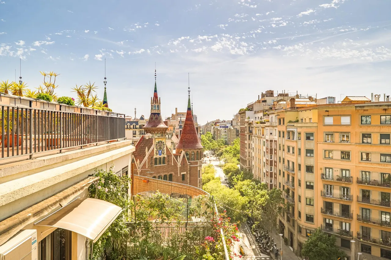 living - Ático de 81m² con 44m² terraza en venta en Eixample Derecho - gallery - 2