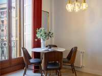 living - Piso de 88m² en alquiler en Malasaña, Madrid - gallery thumbnail - 6