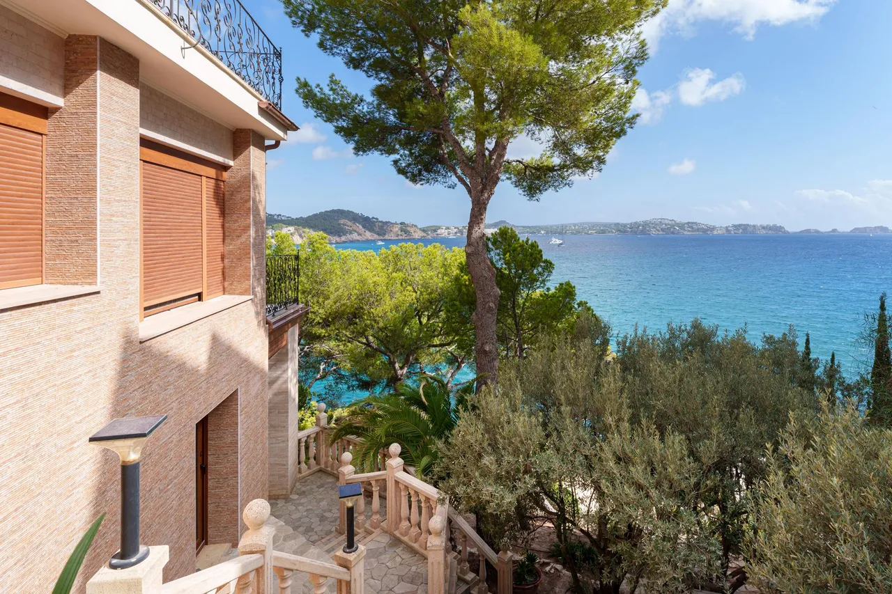 living - 394m² house / villa for sale in Calvià, Balearic Islands - gallery - 5