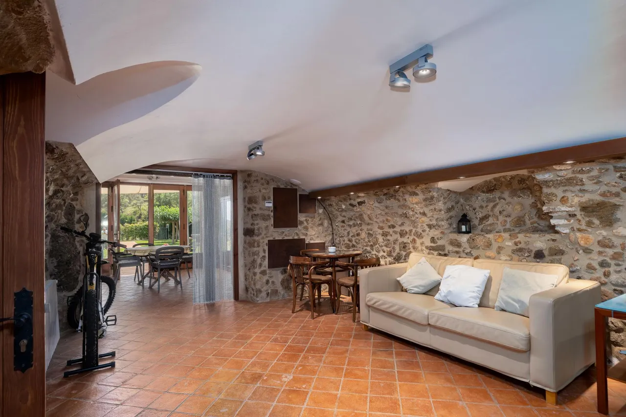 living - 322m² country house with 3,000m² garden for sale in Alt Empordà - gallery - 9