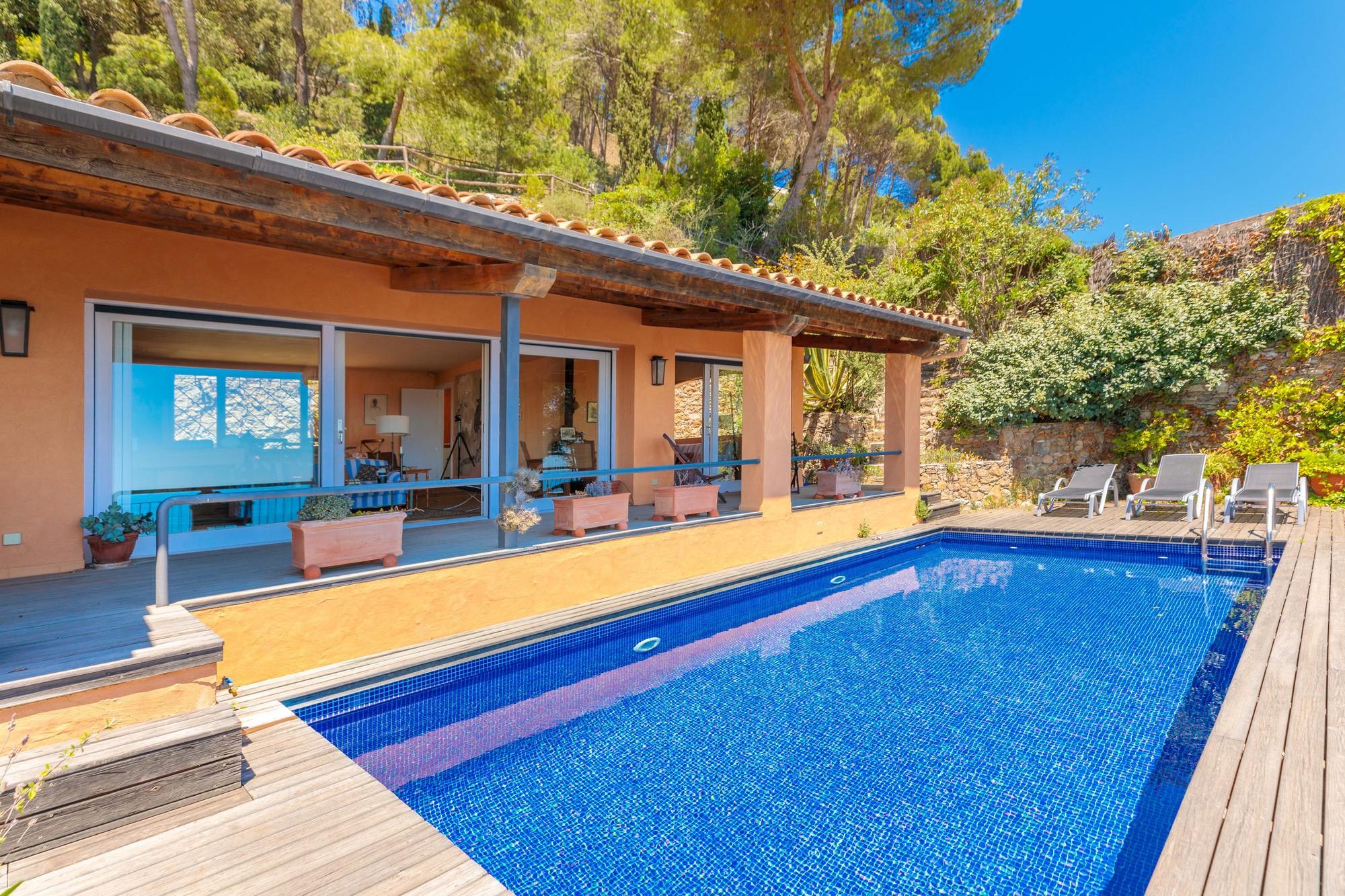 living - Villa con vistas del mar en venta, Costa Brava - gallery thumbnail - 1