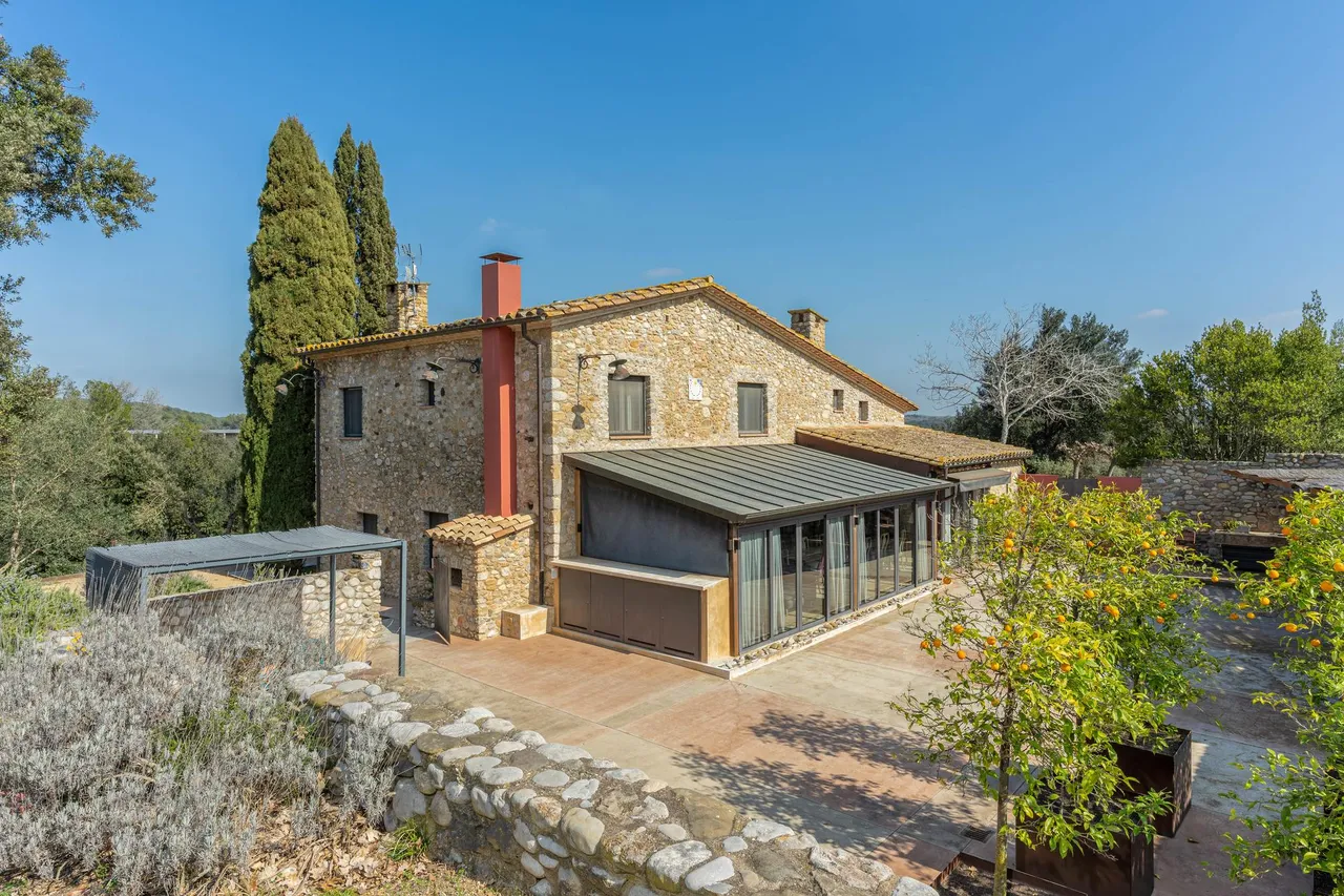 living - 724m² country house for sale in Pla de l'Estany, Girona - gallery - 2