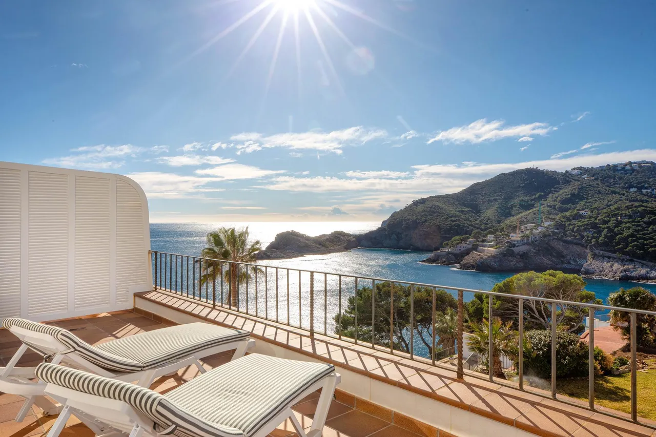 living - 141m² apartment for sale in Sa Tuna, Costa Brava - gallery - 2