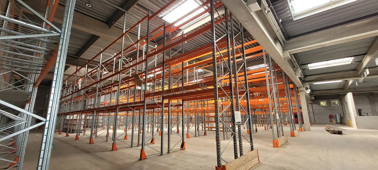 logistics - Warehouse / Offices For Rent - gallery - 2
