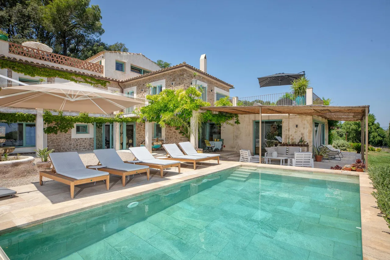 living - Casa rural de 657m² en venta en Baix Empordà, Girona - gallery - 3