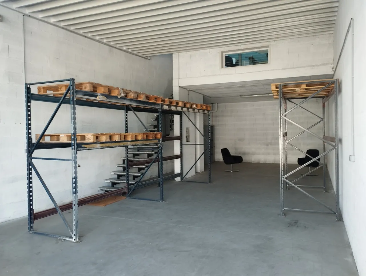 logistics - Light Industrial Premises / Offices For Rent - gallery - 3