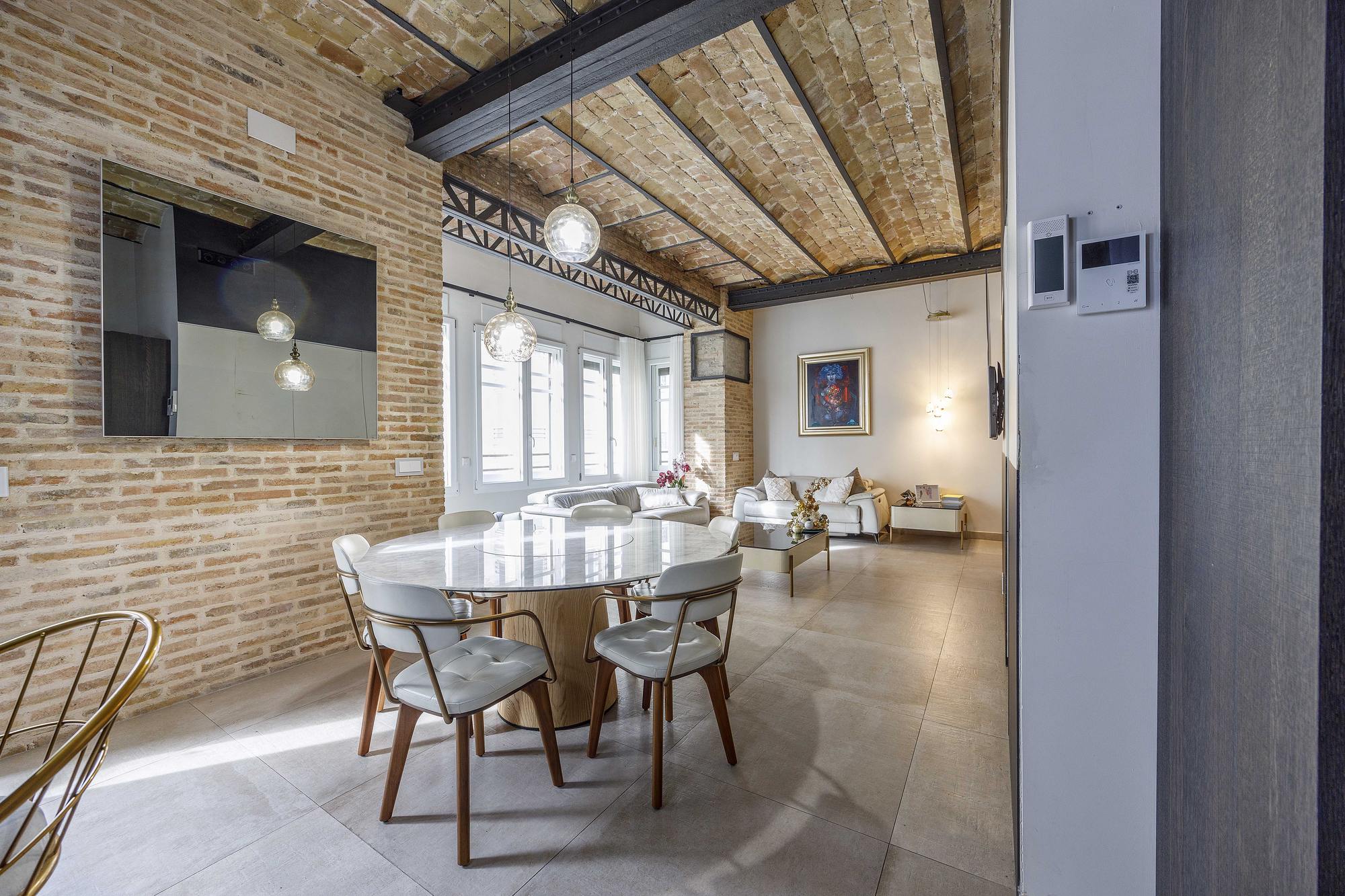 living - Piso de 230m² en alquiler en Sant Francesc, Valencia - gallery thumbnail - 8