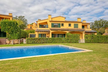 living - 200m² house / villa for sale in Llafranc, Costa Brava - featured