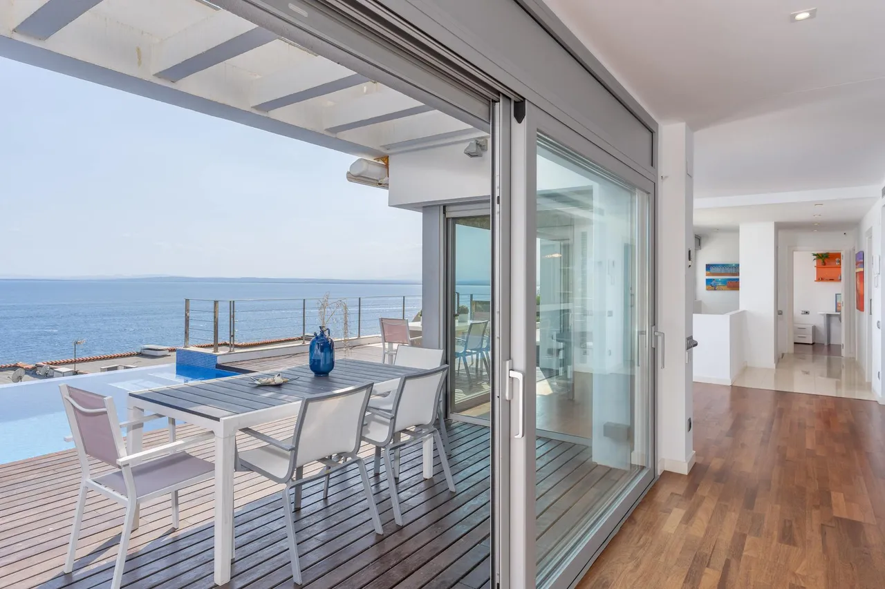 living - Casa / villa de 257m² en venta en Bahía de Rosas - gallery - 7