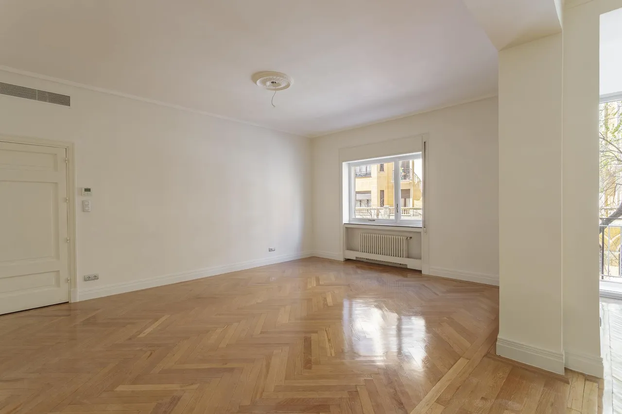living - Piso de 350m² en alquiler en Almagro, Madrid - gallery - 8