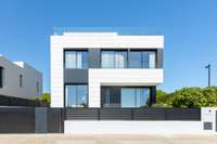 living - Casa / villa de 355m² en venta en Montgat, Barcelona - gallery thumbnail - 5