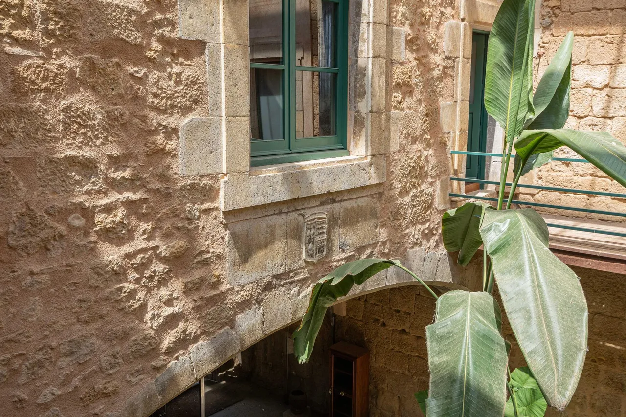living - 1,915m² castle / palace for sale in Alt Empordà, Girona - gallery - 9