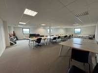 logistics - Activités / Bureaux À Louer - gallery thumbnail - 10