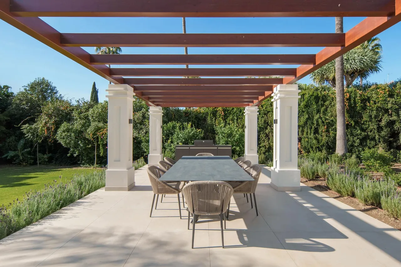 living - 1,112m² house / villa with 2,529m² garden for sale in Nueva Andalucía - gallery - 10