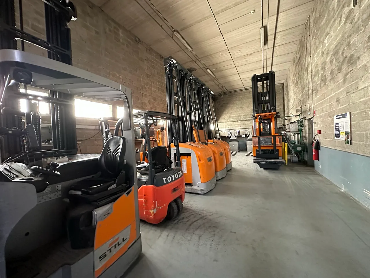 logistics - Logistics Warehouse For Rent - For Sale - gallery - 8