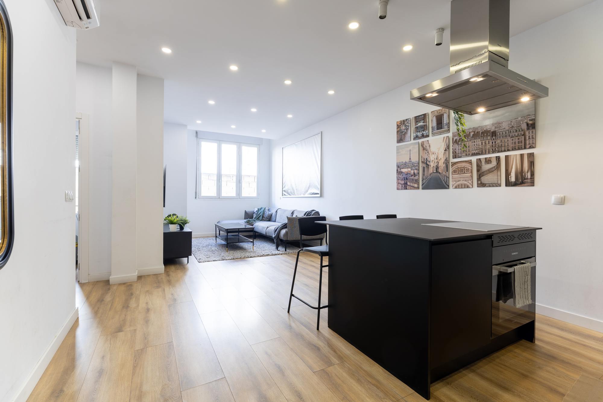living - Piso de 85m² en venta en Recoletos, Madrid - featured