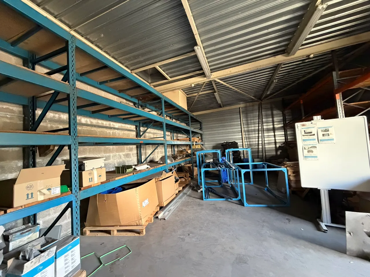 logistics - Warehouse / Offices For Rent - gallery - 4
