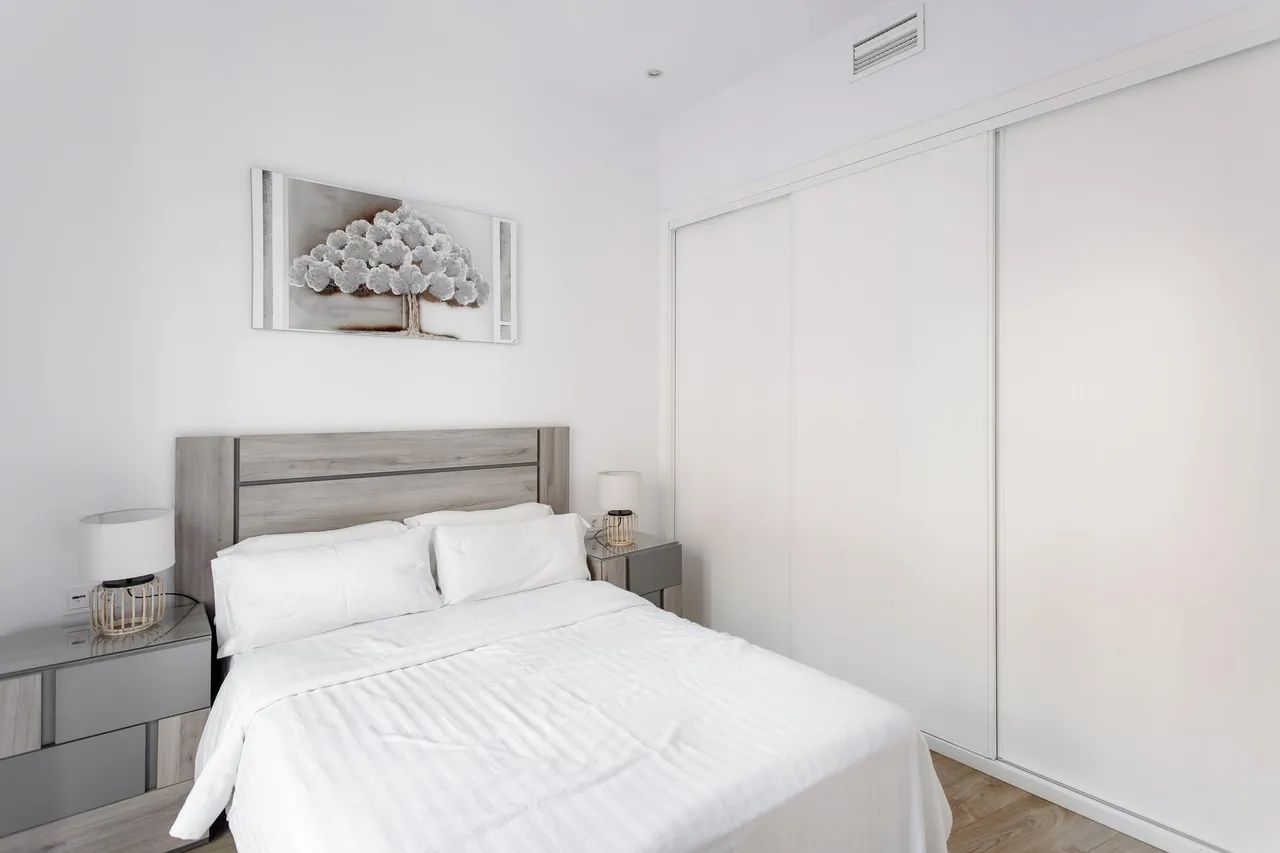 living - 55m² apartment for rent in Cortes / Huertas, Madrid - gallery - 9