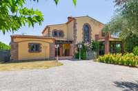 living - 423m² house / villa for sale in Alt Empordà, Girona - gallery thumbnail - 2