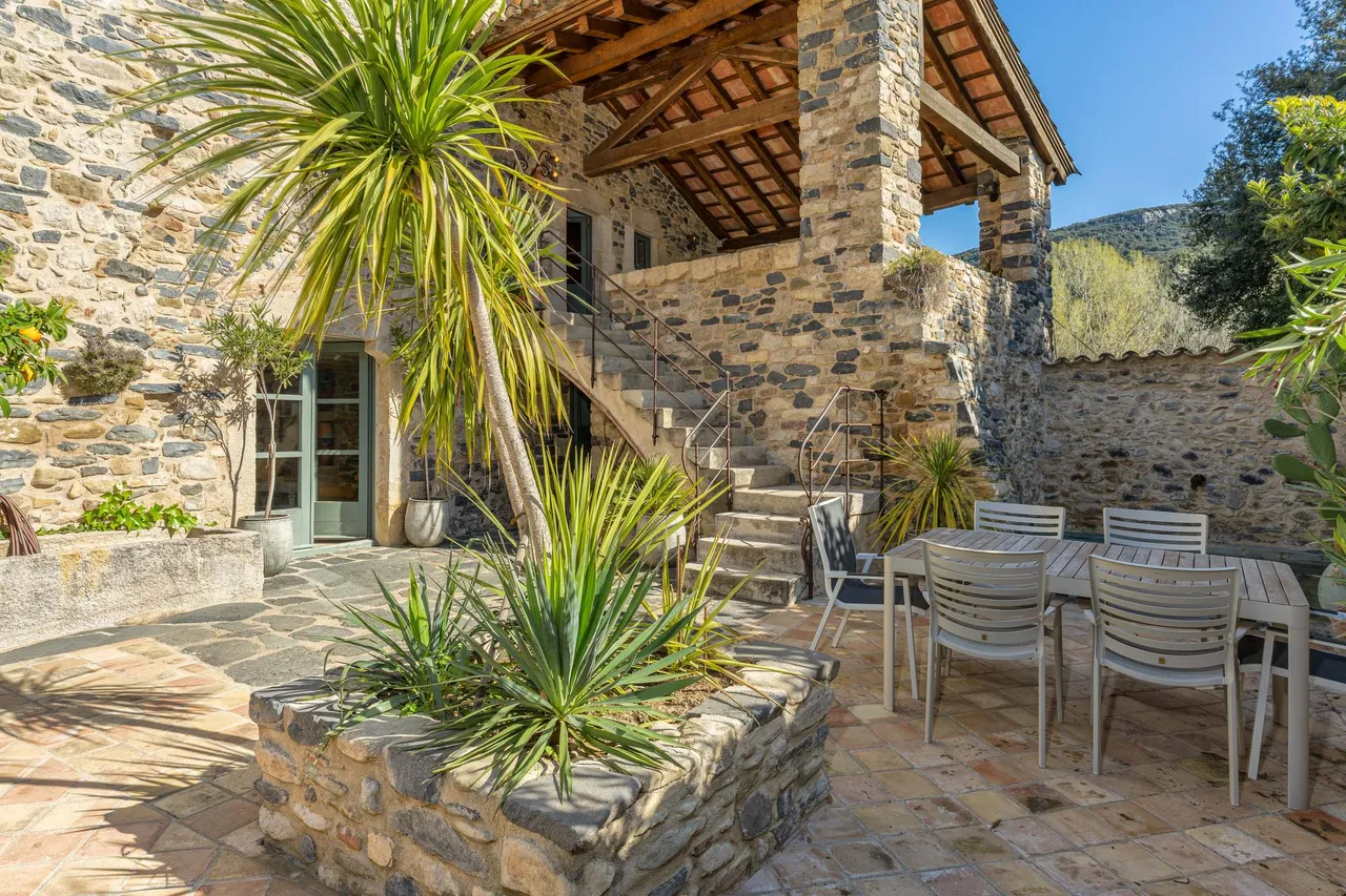 living - 681m² country house for sale in La Garrotxa, Girona - gallery - 6