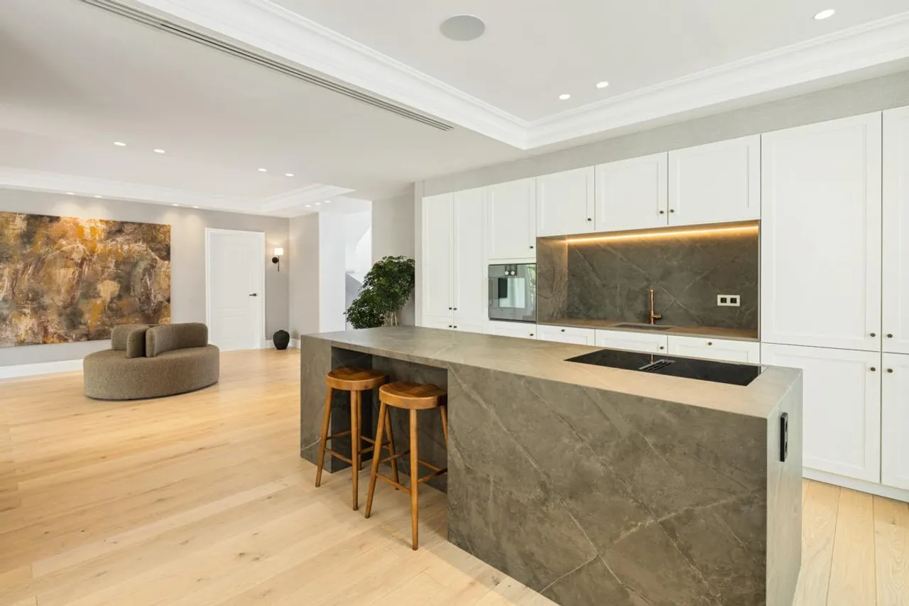 living - Casa / villa de 722m² con 150m² terraza en venta en Nueva Andalucía - gallery - 10