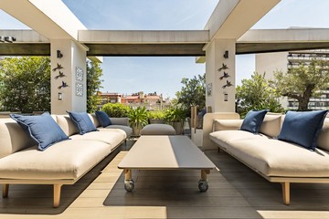 living - 240m² penthouse with 108m² terrace for sale in Les Corts - featured