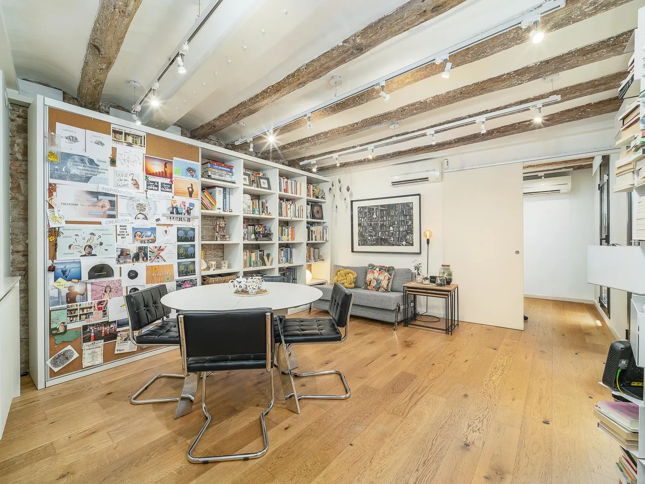 living - 47m² apartment for sale in El Born, Barcelona - gallery - 8