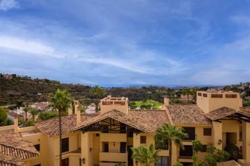living - Piso de 121m² con 32m² terraza en venta en Benahavís - featured
