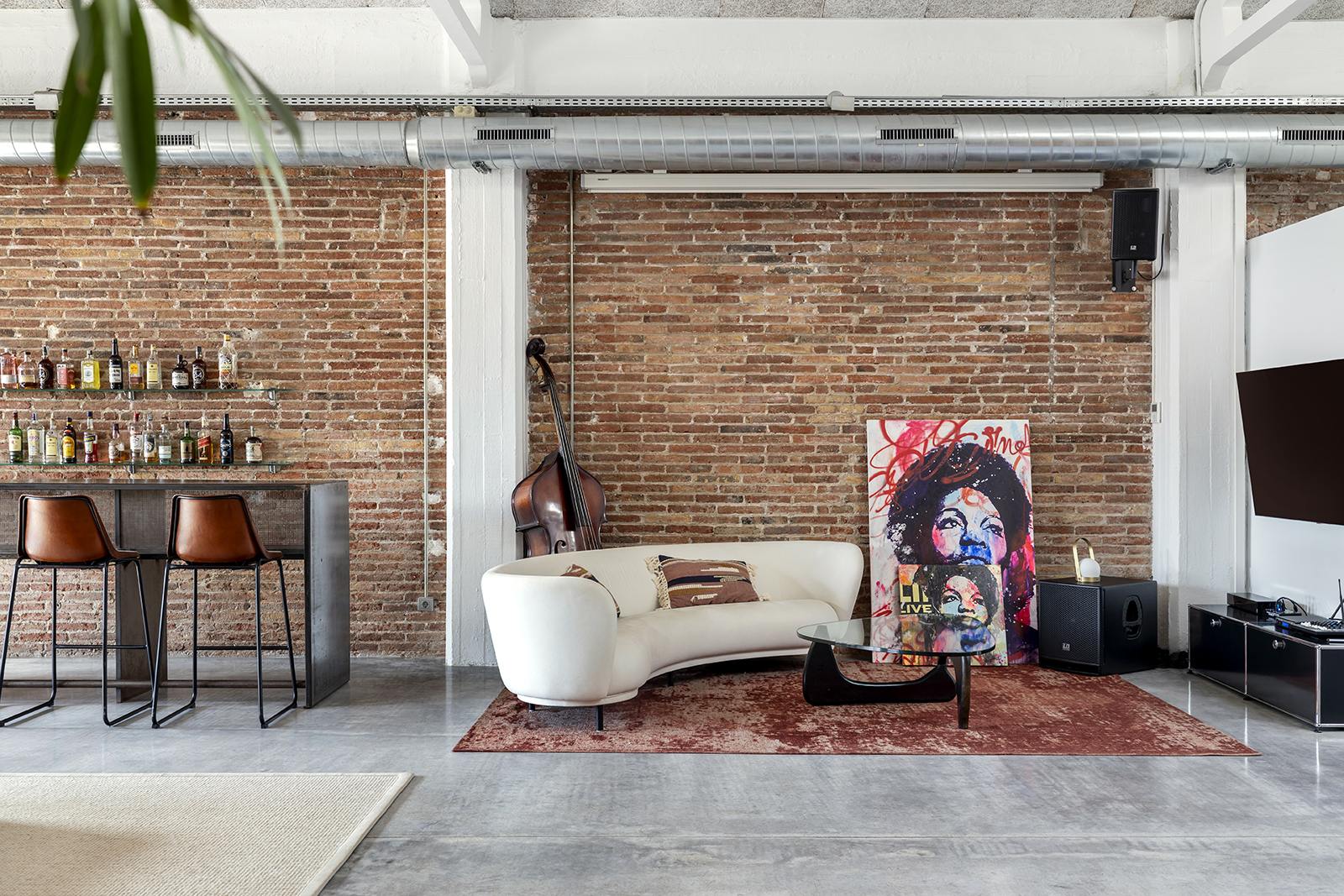 living - 355m² apartment for rent in Poblenou, Barcelona - gallery thumbnail - 3