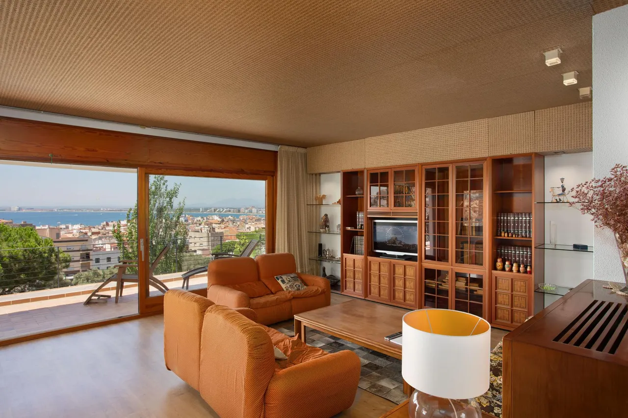 living - 704m² house / villa for sale in Bay of Roses, Costa Brava - gallery - 8