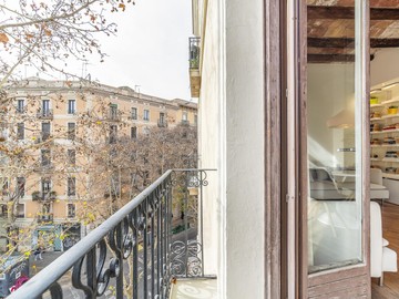 living - Piso de 80m² en venta en Sant Antoni, Barcelona - featured