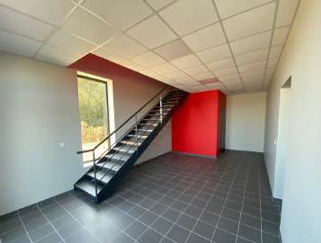 logistics - Light Industrial Premises / Offices For Sale - gallery - 8