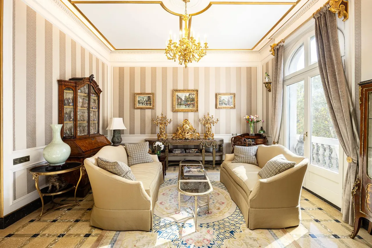 living - Piso de 273m² con 12m² terraza en venta en Eixample Izquierdo - gallery - 5