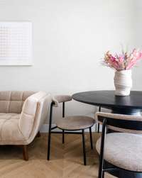 living - 73m² apartment for rent in Trafalgar, Madrid - gallery thumbnail - 4
