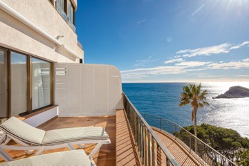 living - 141m² apartment for sale in Sa Tuna, Costa Brava - featured
