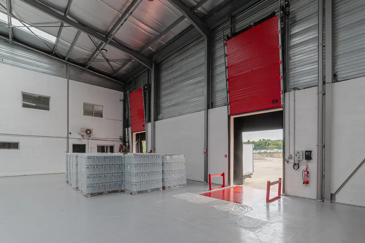 logistics - Light Industrial Premises / Offices For Rent - gallery - 5
