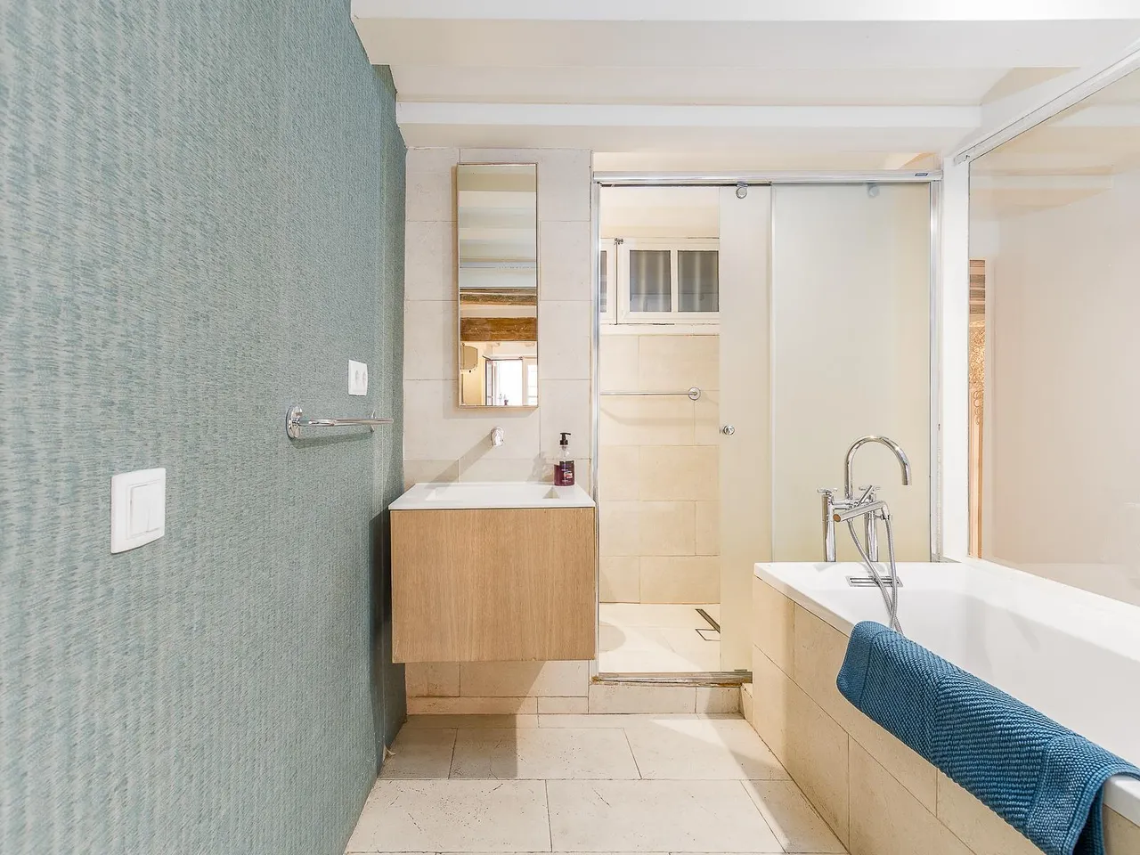 living - Piso de 73m² en venta en Gótico, Barcelona - gallery - 8