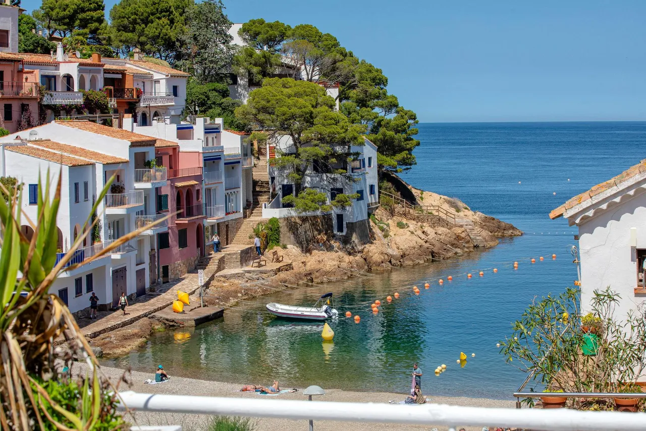living - 85m² apartment for sale in Sa Tuna, Costa Brava - gallery - 9