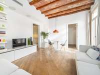 living - Piso de 80m² en venta en Sant Antoni, Barcelona - gallery thumbnail - 6