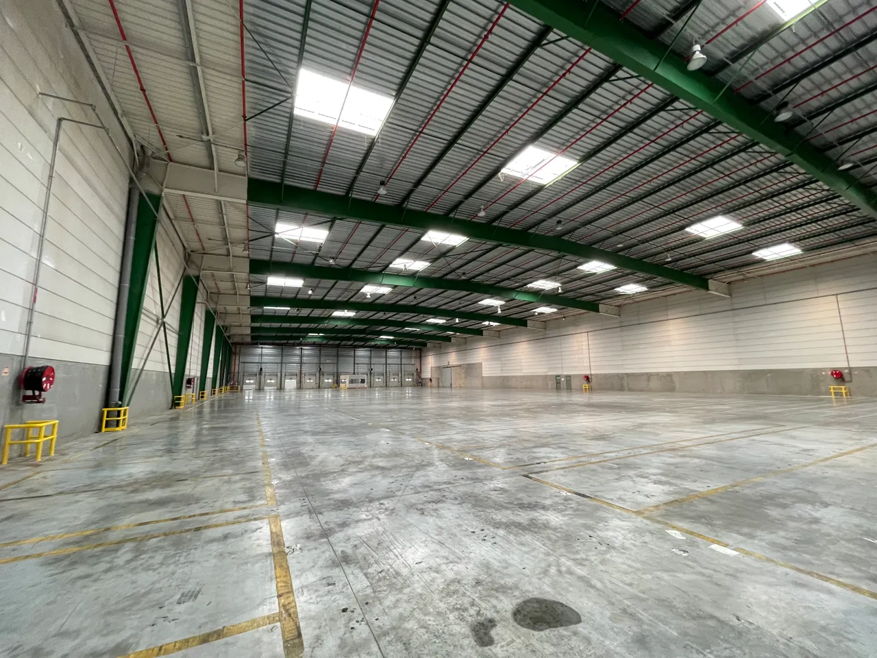 logistics - Logistics Warehouse For Rent - gallery - 6