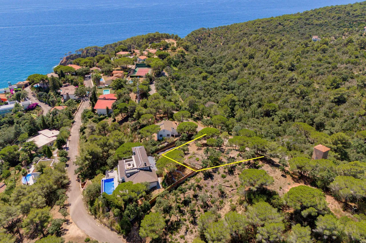 living - 1,003m² plot for sale in Tossa de Mar, Costa Brava - gallery - 7