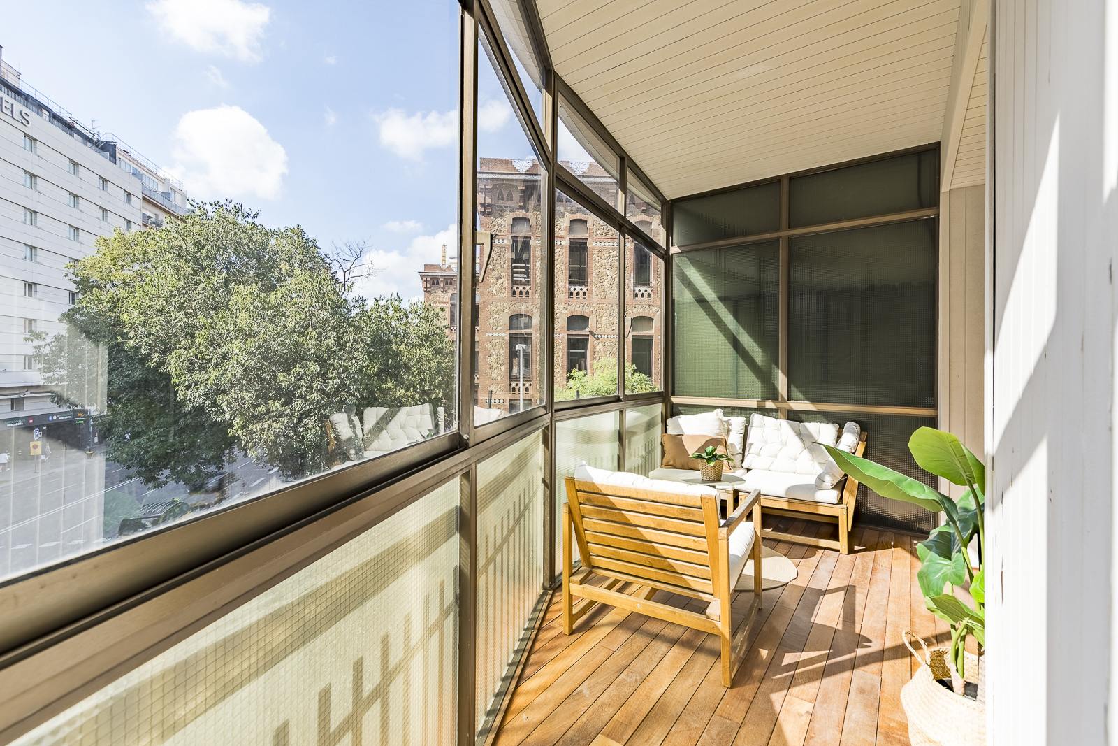 living - Piso de 112m² con 9m² terraza en venta en Les Corts - gallery thumbnail - 4