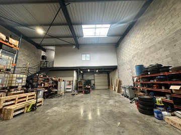 logistics - Local d’activités À Louer - featured