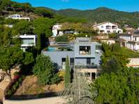 living - 331m² house / villa for sale in Premià de Dalt, Barcelona - gallery thumbnail - 3
