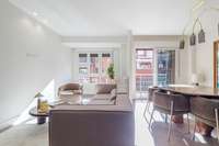 living - Piso de 110m² en venta en Ciudad Jardín, Madrid - gallery thumbnail - 1